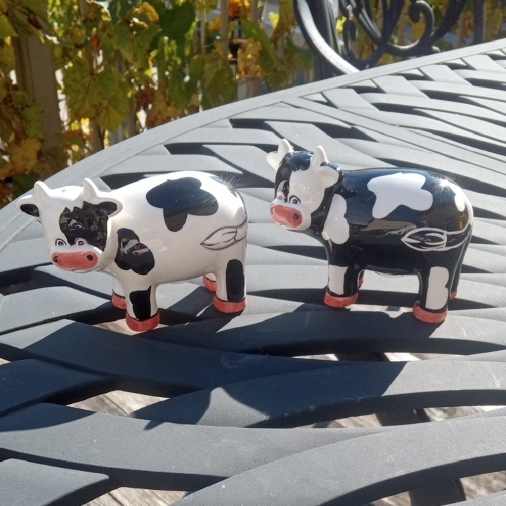 American Atelier Cow Shakers - Black and White
